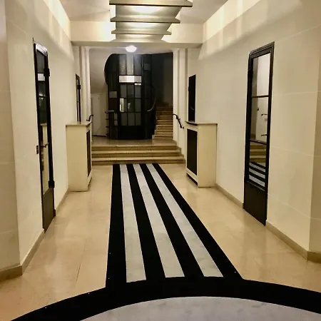 Appartamento Sartre : Au Coeur De La Rive Gauche, Neuf, Design, 2/4 Personnes Parigi